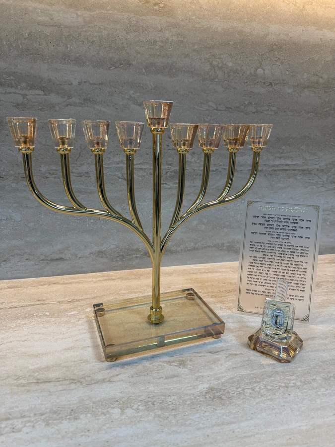 חנוכייה דגם איילה | שקוף מט