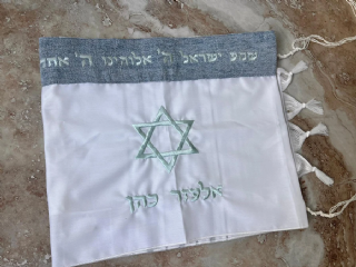 טלית חלאקה עם עטרה | תכלת סרוג
