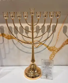 חנוכייה דגם אור הזהב ענקית | מוזהבת