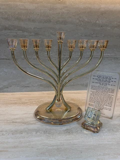 חנוכייה דגם שכינה